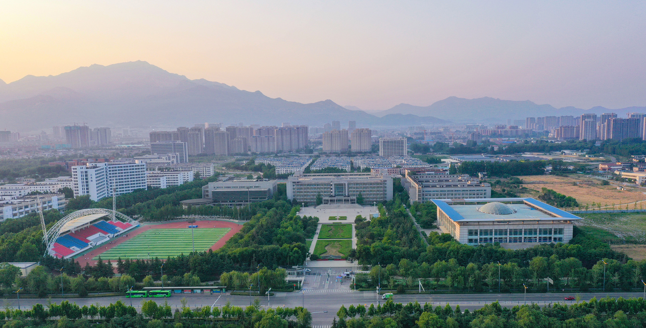 山东农业大学（省安全文明工地）
