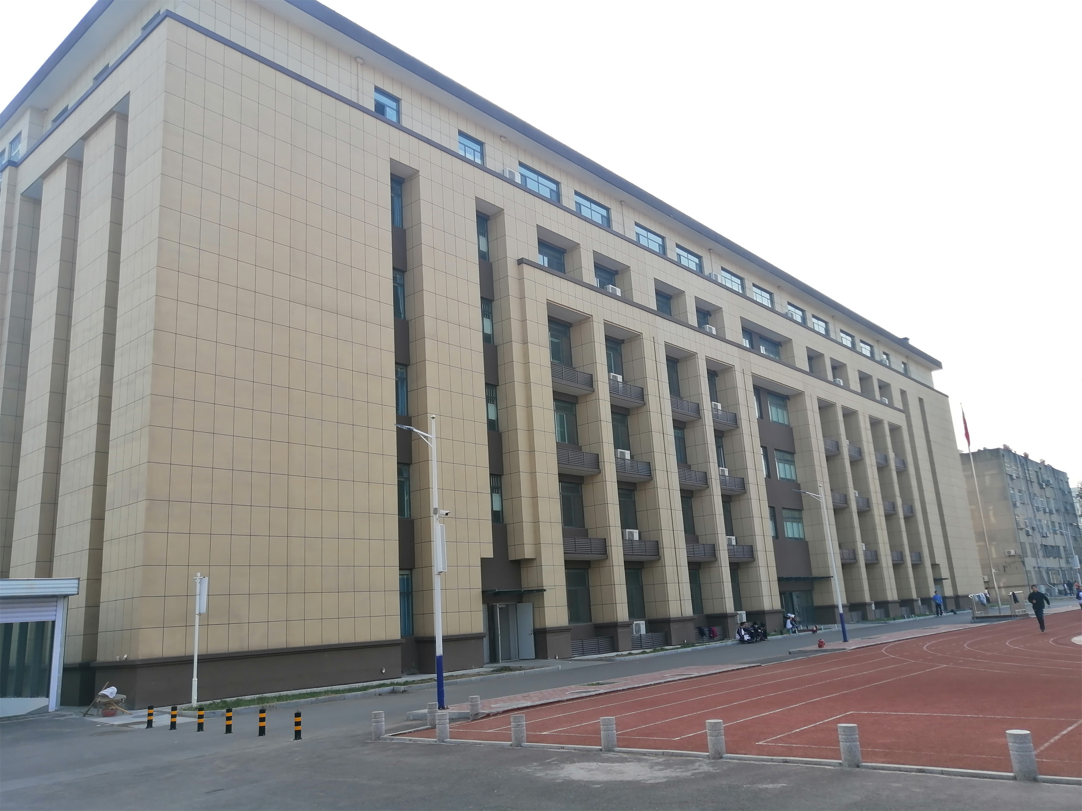 泰安东岳中学初中综合教学楼（泰山杯、省优质结构）
